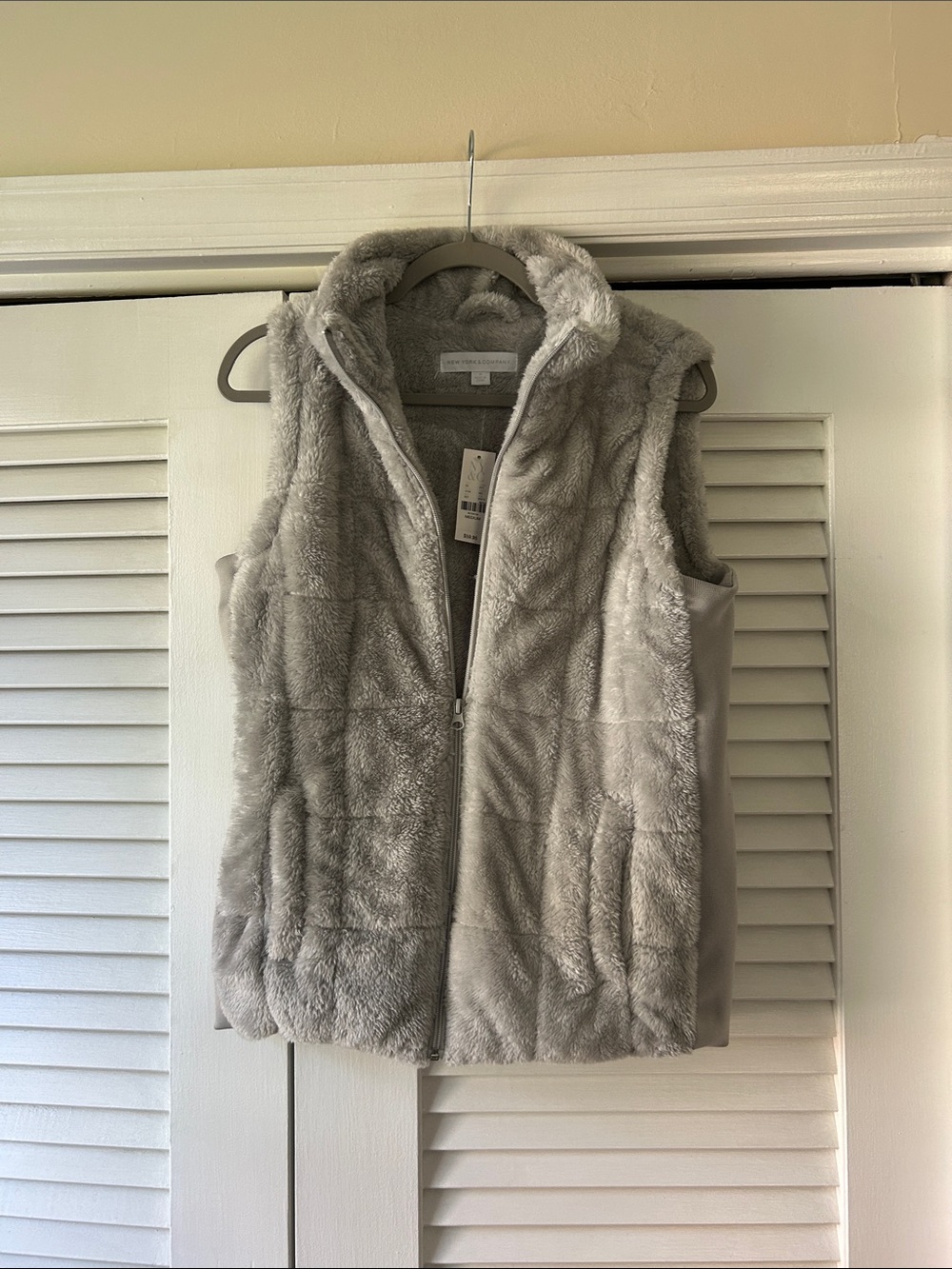 New York & Company Light Gray Faux Fur Vest with Zip NWT